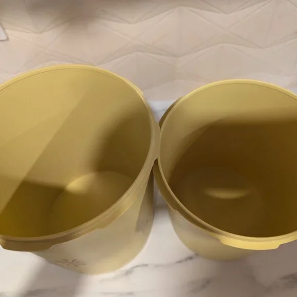 Tupperware Vintage Yellow Storage Container Set - Picture 3 of 4